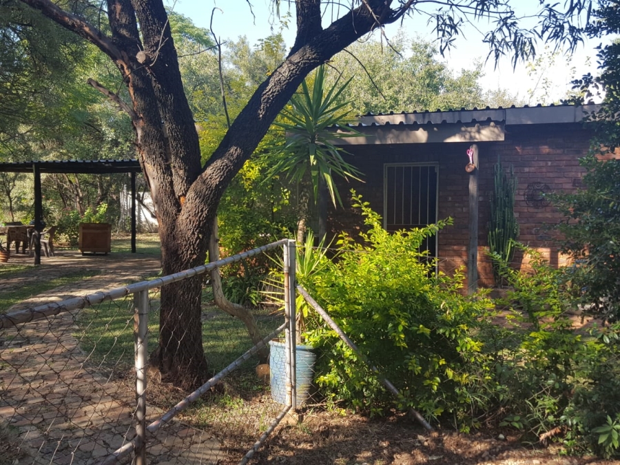 To Let 2 Bedroom Property for Rent in Melodie North West
